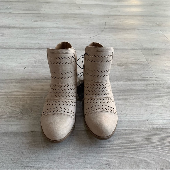 Beige ankle boot NWT - Picture 10 of 13